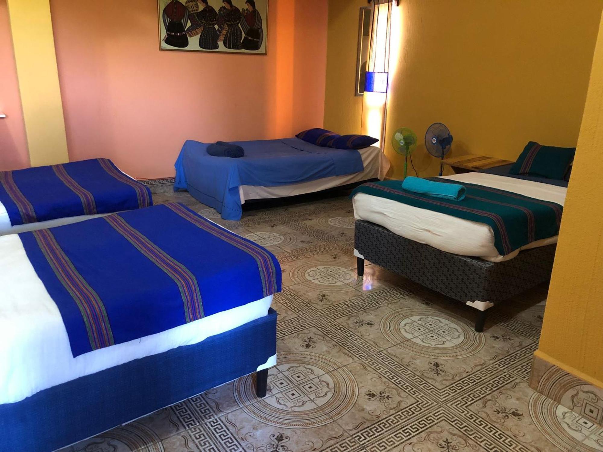 Auberge de jeunesse La Casa Colorada à San Benito Extérieur photo